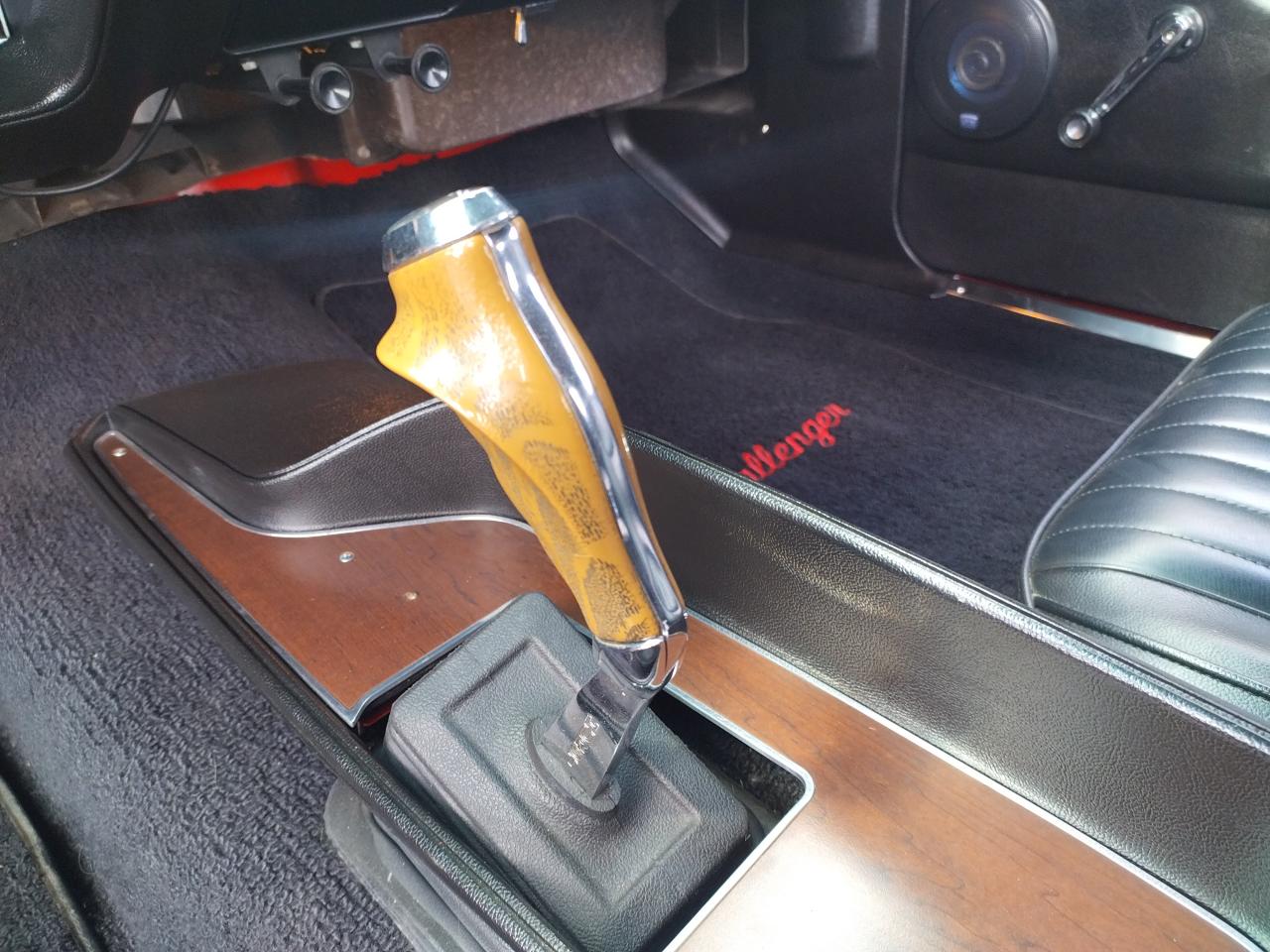 DODGE CHALLENGER 383 MAGNUM BOITE MECA 4, PISTOL GRIP