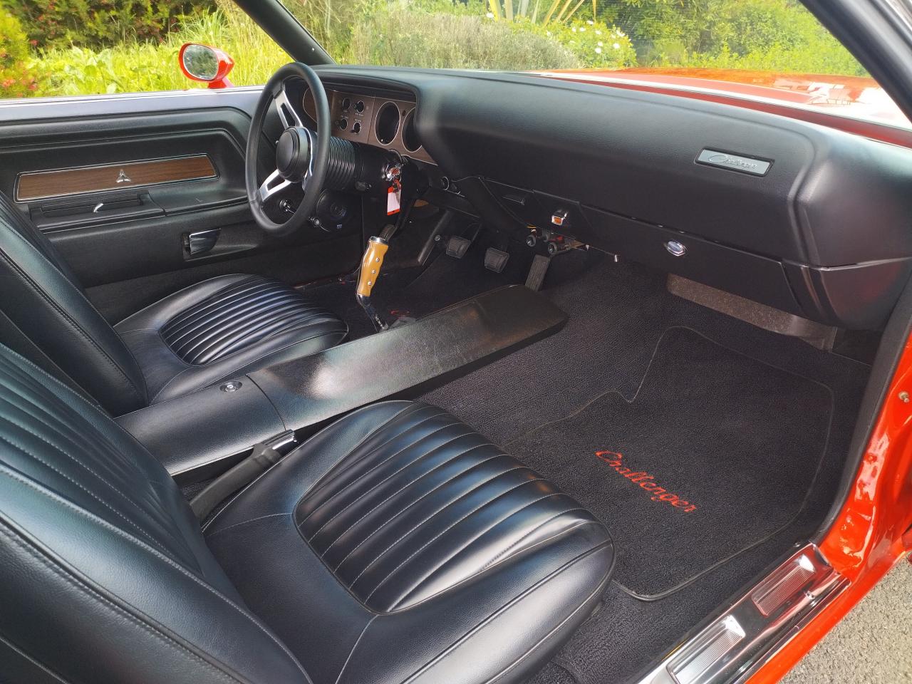 DODGE CHALLENGER 383 MAGNUM BOITE MECA 4, PISTOL GRIP