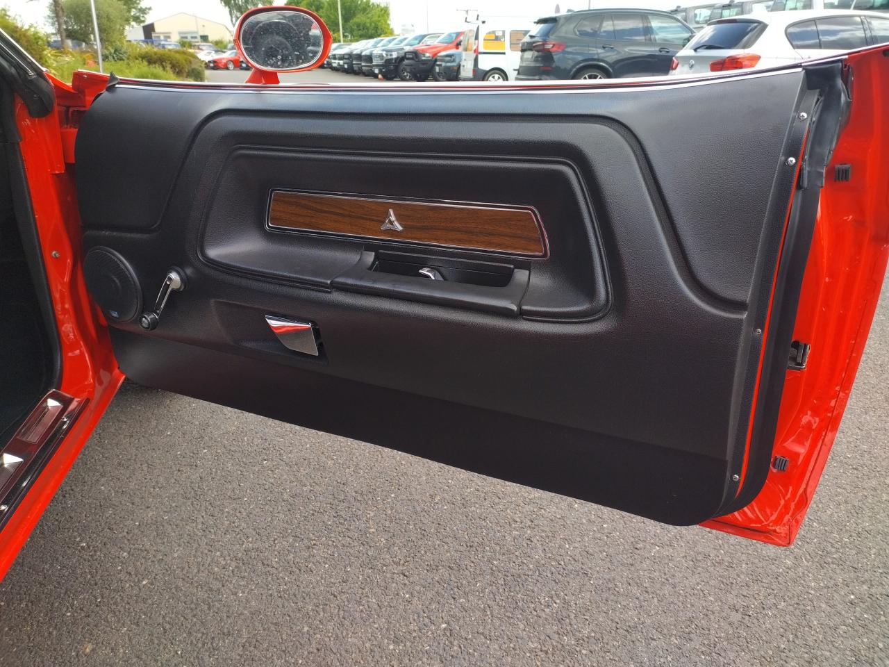 DODGE CHALLENGER 383 MAGNUM BOITE MECA 4, PISTOL GRIP