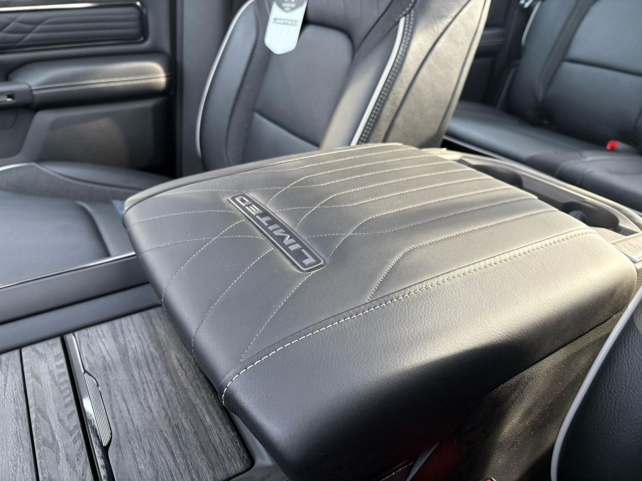 DODGE RAM 1500 CREW LIMITED NIGHT EDITION RAMBOX 2025