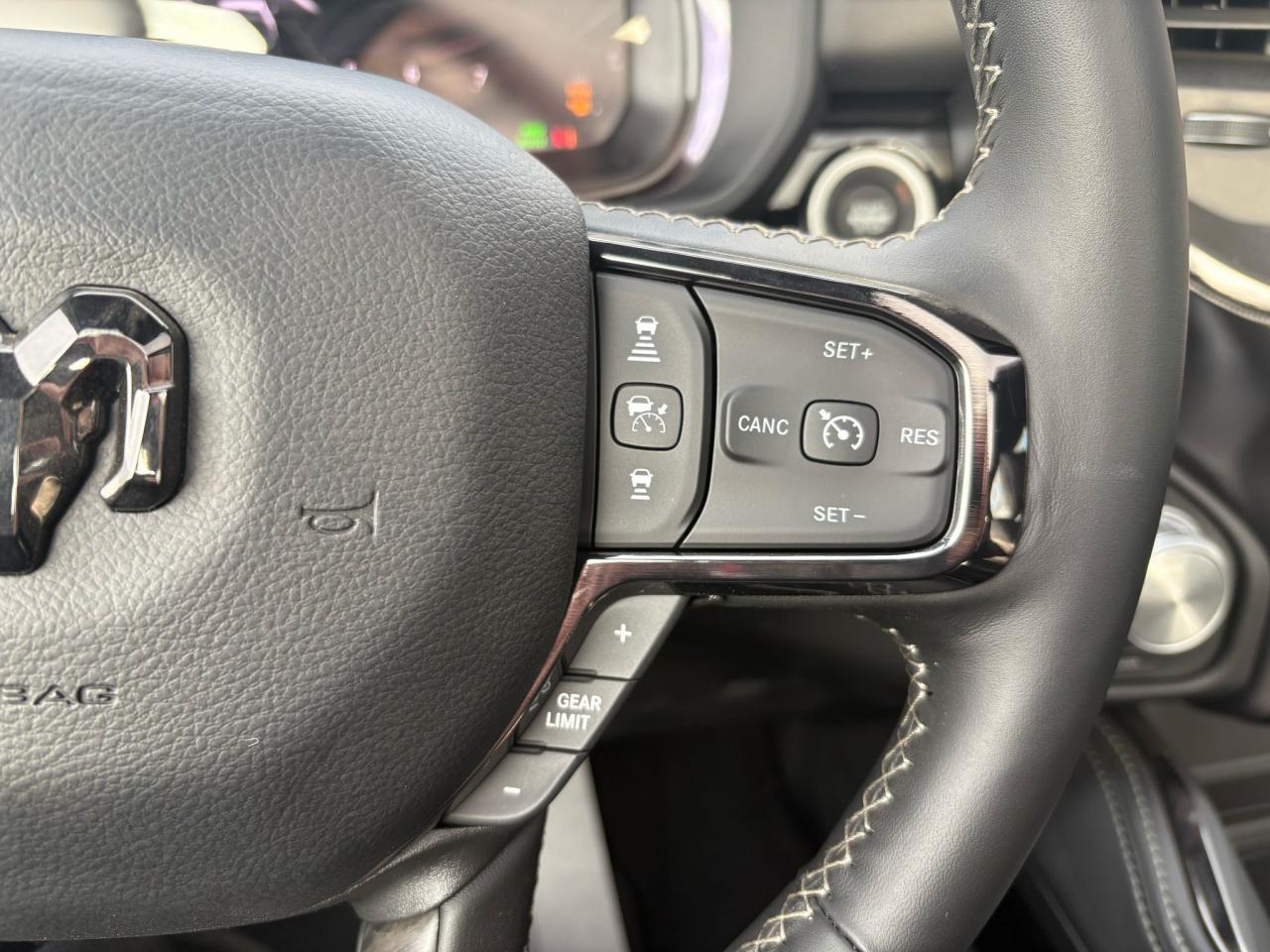 DODGE RAM 1500 CREW LIMITED NIGHT EDITION RAMBOX 2025