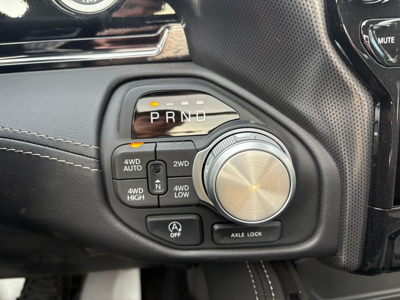 DODGE RAM 1500 CREW LIMITED NIGHT EDITION RAMBOX 2025