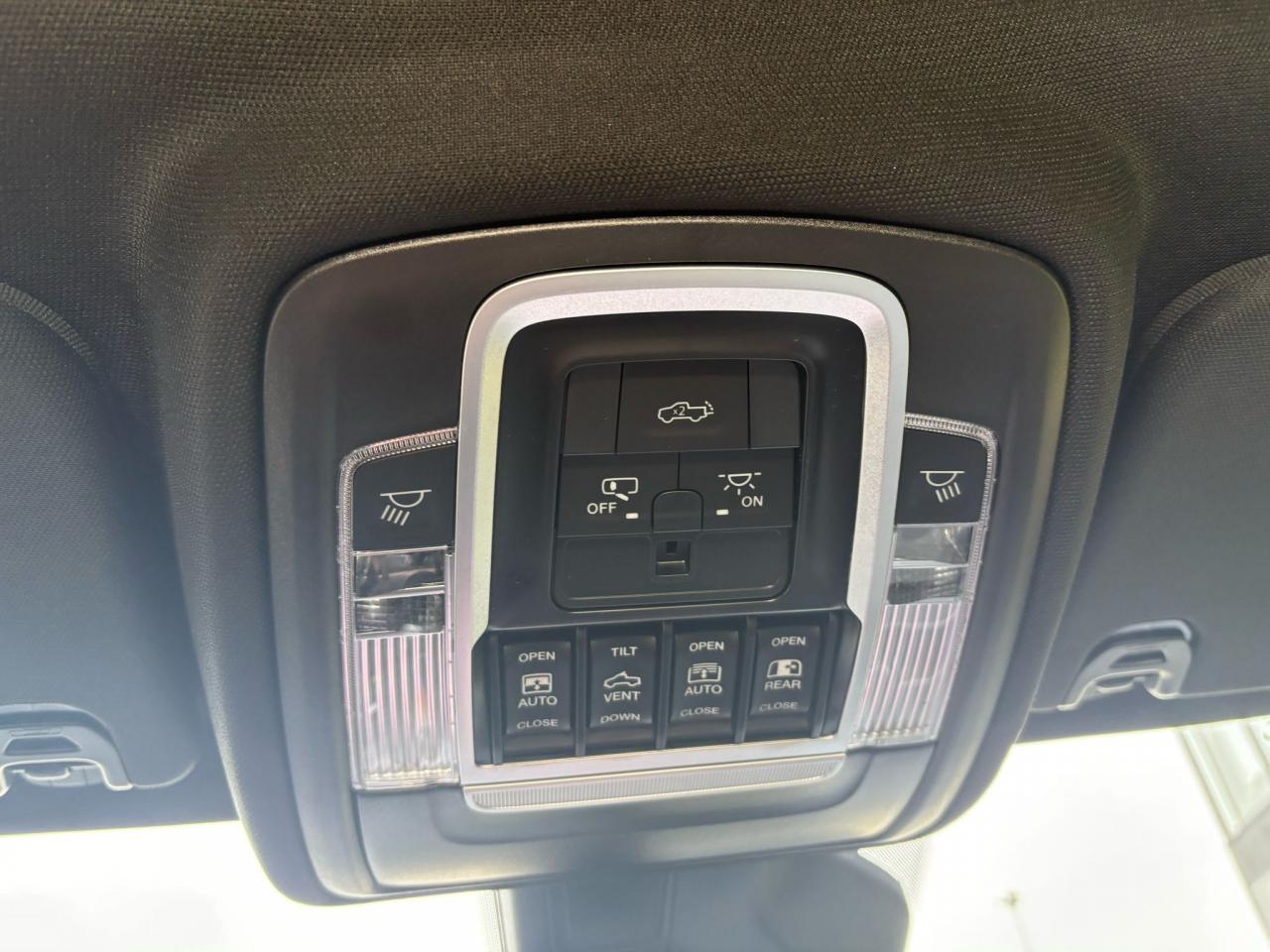 DODGE RAM 1500 CREW LIMITED NIGHT EDITION RAMBOX 2025