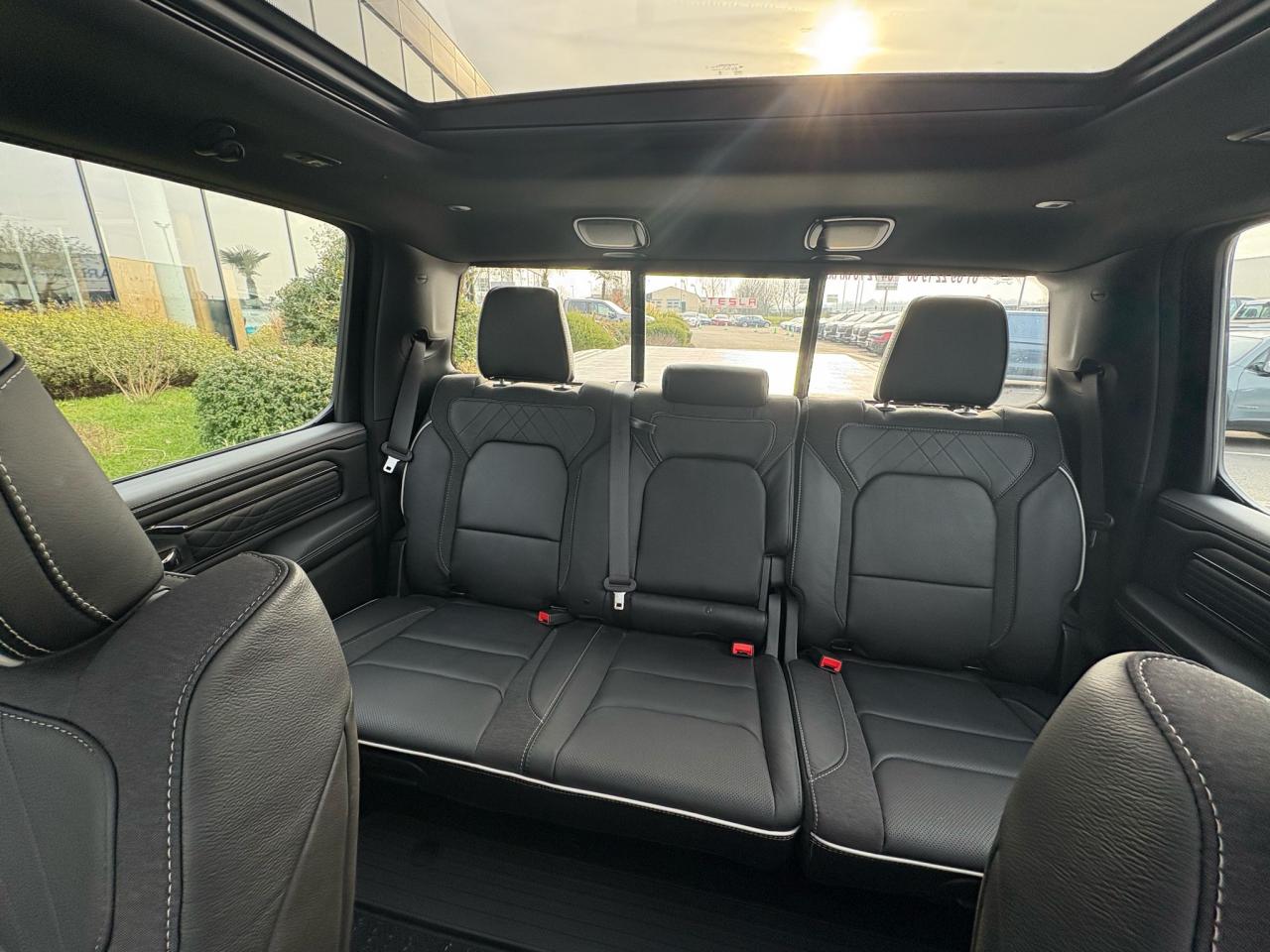 DODGE RAM 1500 CREW LIMITED NIGHT EDITION RAMBOX 2025