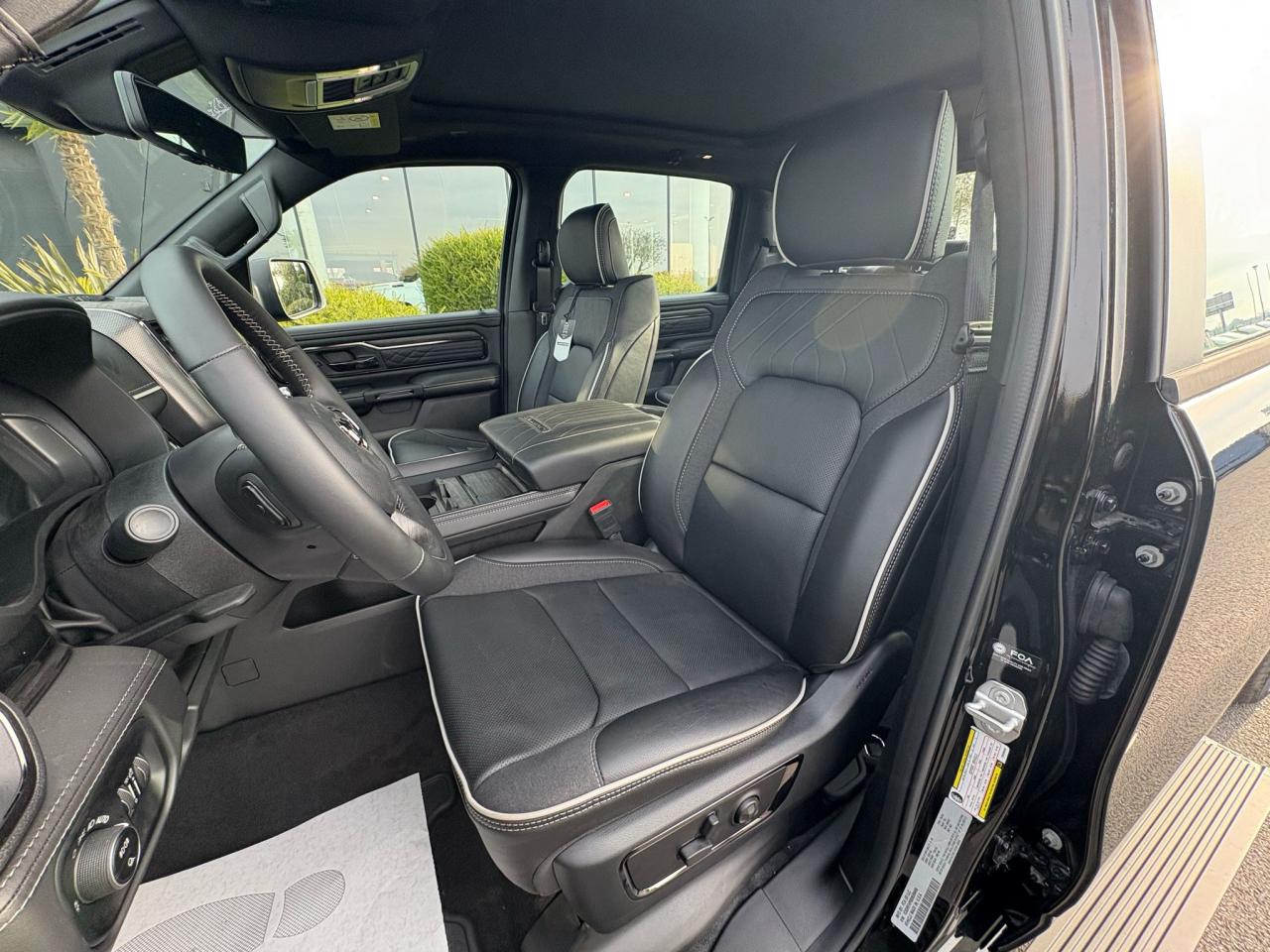 DODGE RAM 1500 CREW LIMITED NIGHT EDITION RAMBOX 2025