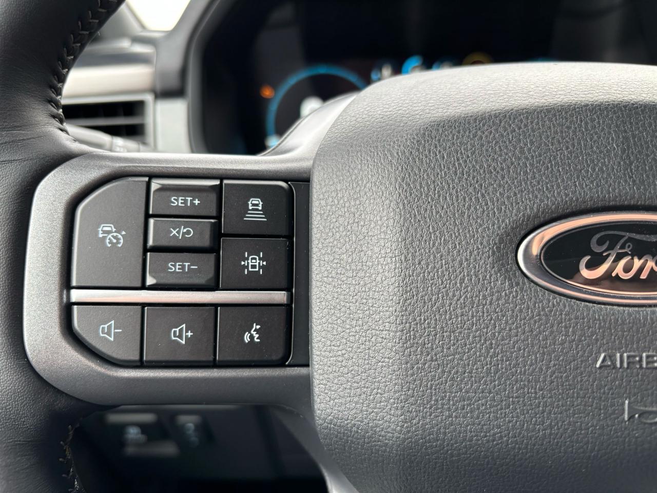 FORD F150 Supercrew LARIAT Black Package V8 5.0L FLEXFUEL