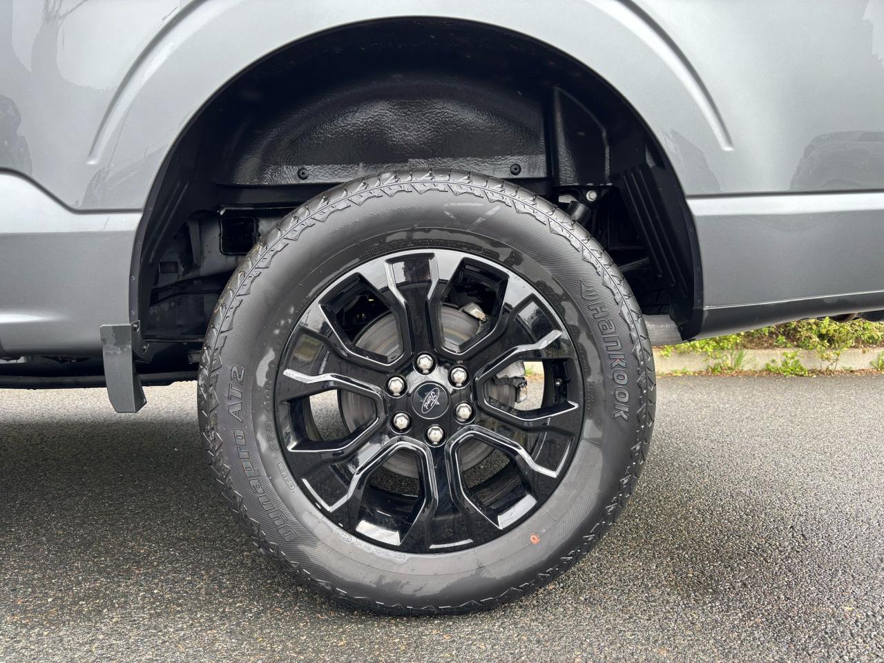 FORD F150 Supercrew LARIAT Black Package V8 5.0L FLEXFUEL