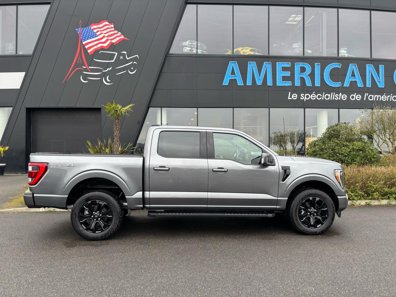 FORD F150 Supercrew LARIAT Black Package V8 5.0L FLEXFUEL