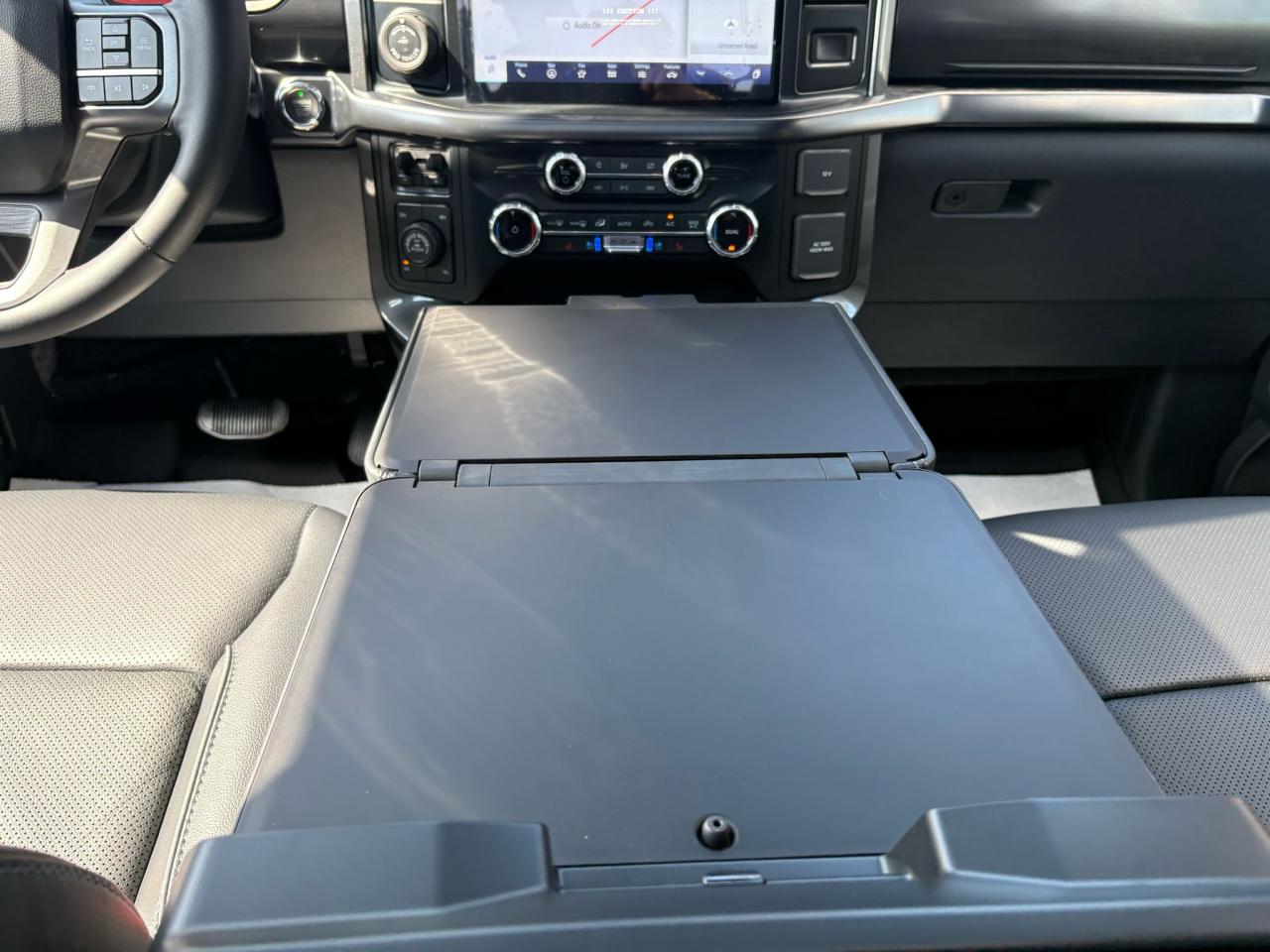 FORD F150 Supercrew LARIAT Black Package V8 5.0L FLEXFUEL