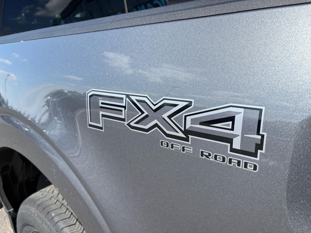 FORD F150 Supercrew LARIAT Black Package V8 5.0L FLEXFUEL