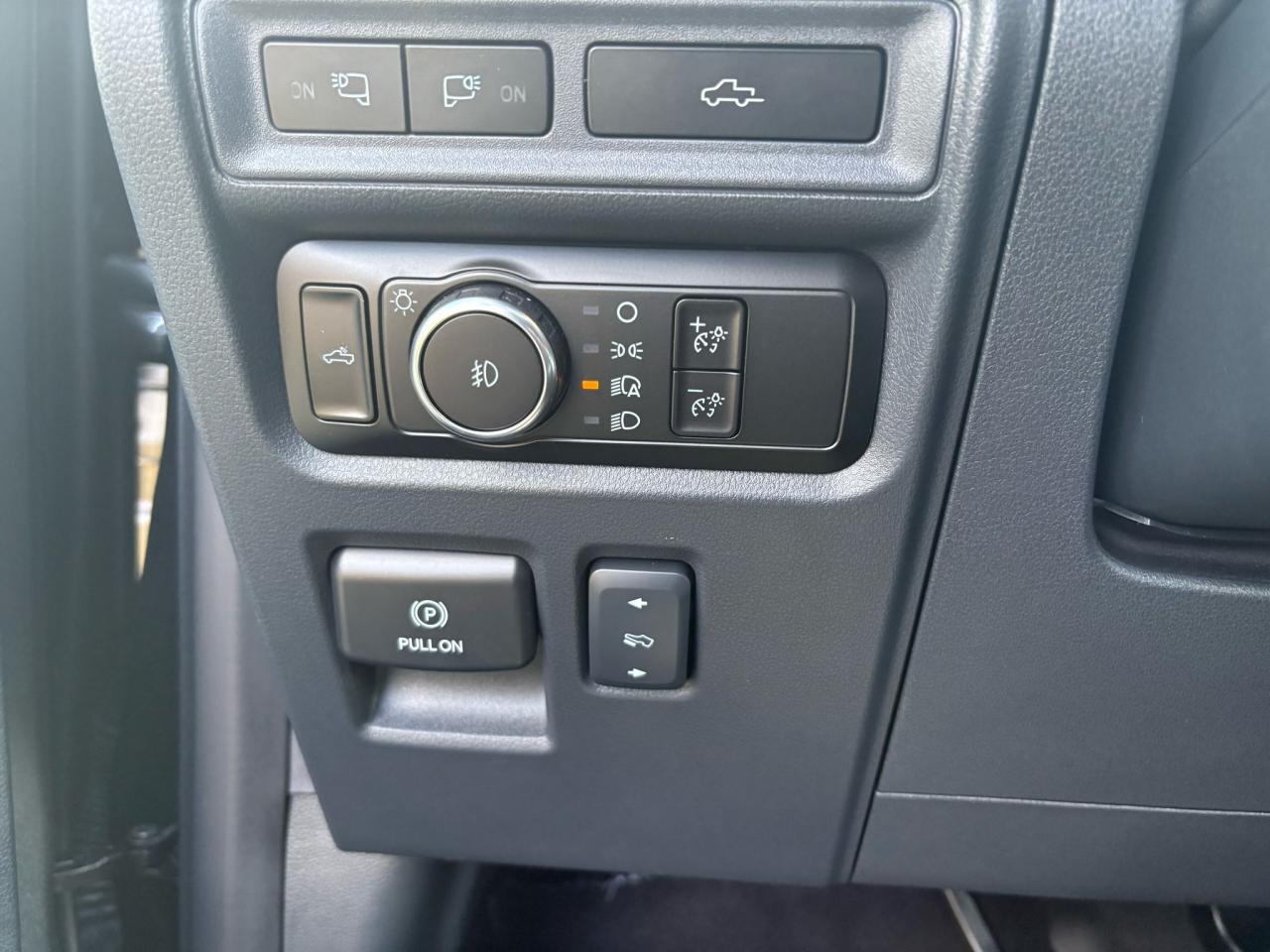 FORD F150 Supercrew LARIAT Black Package V8 5.0L FLEXFUEL