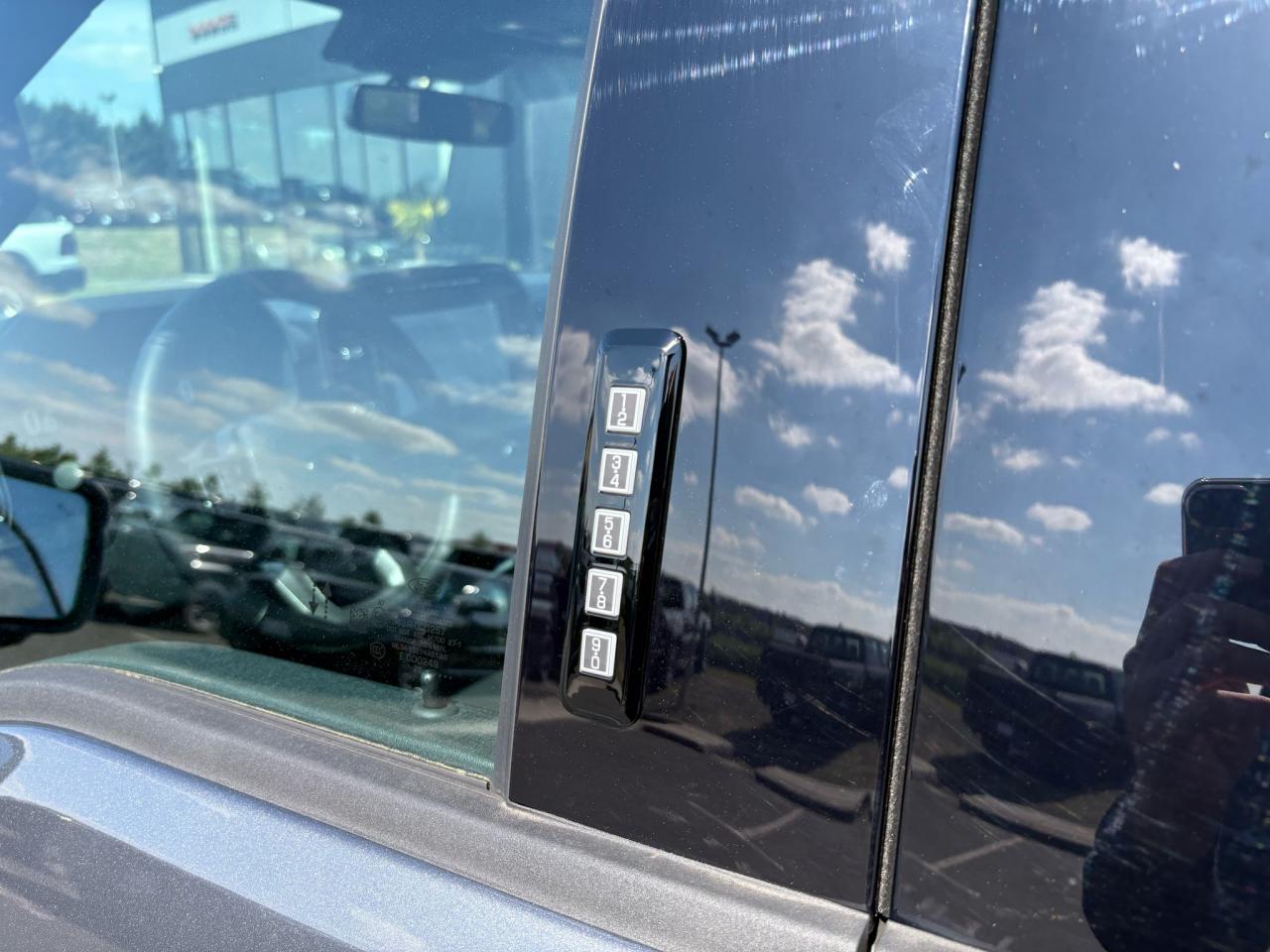 FORD F150 Supercrew LARIAT Black Package V8 5.0L FLEXFUEL