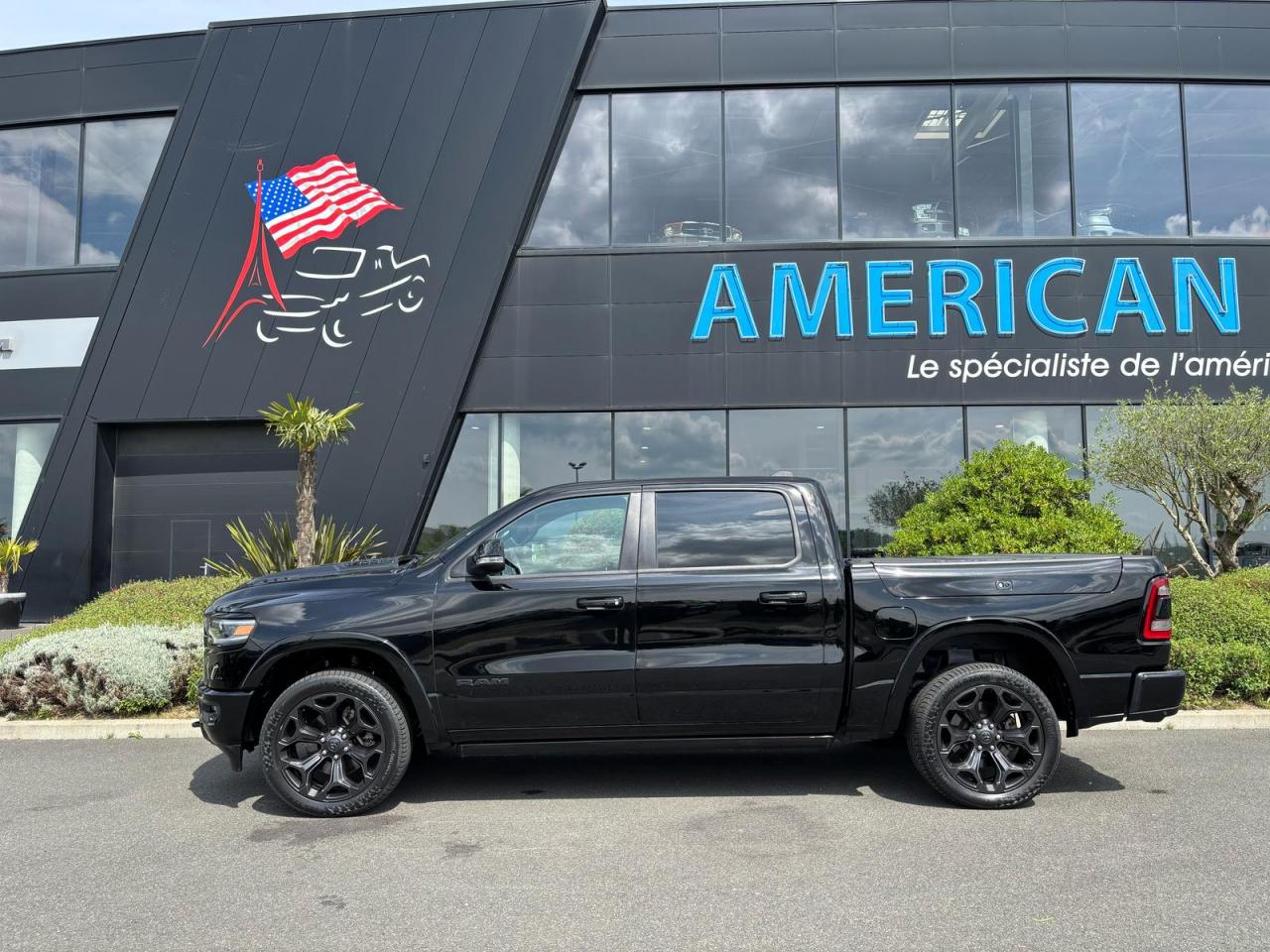 DODGE RAM 1500 CREW LIMITED BLACK PACKAGE RAMBOX HAYON MULTI
