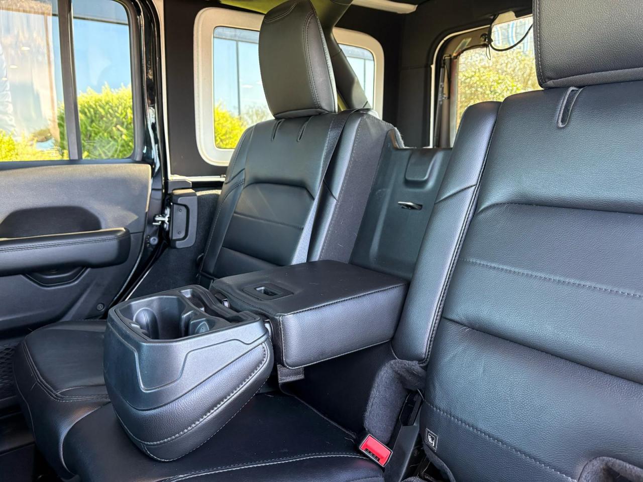 JEEP WRANGLER UNLIMITED SAHARA NIGHT EAGLE 2.0T