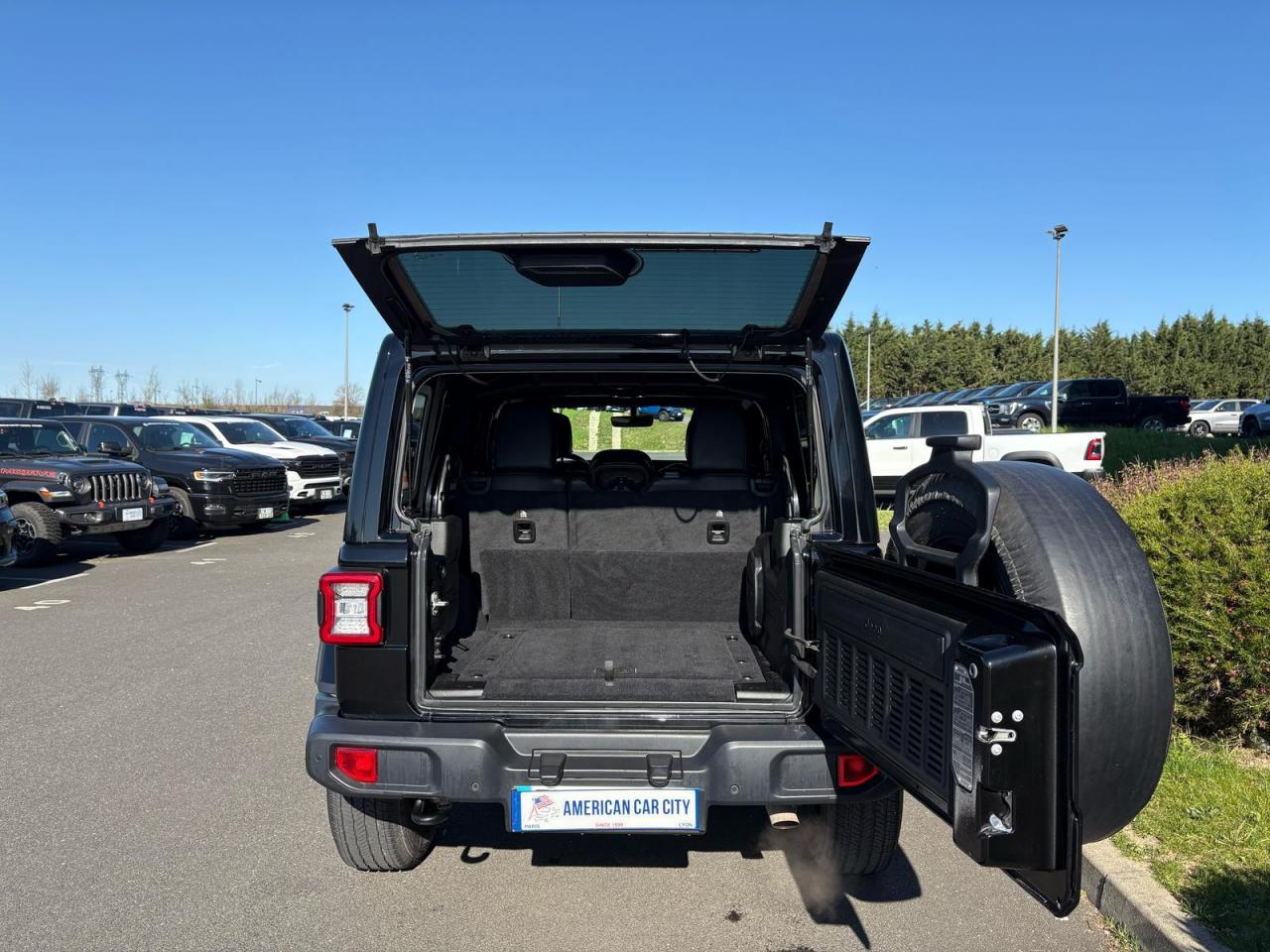 JEEP WRANGLER UNLIMITED SAHARA NIGHT EAGLE 2.0T