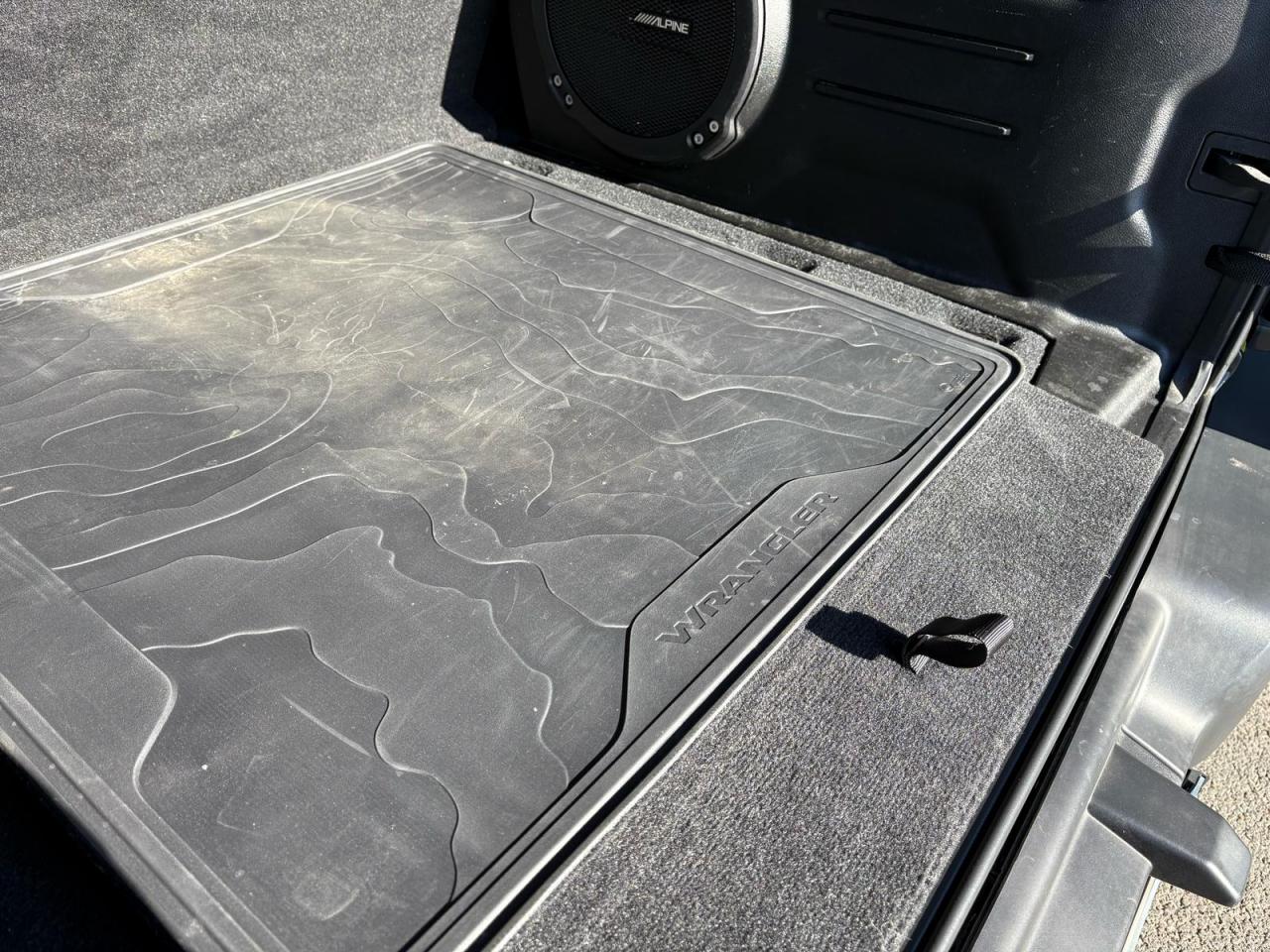 JEEP WRANGLER UNLIMITED SAHARA NIGHT EAGLE 2.0T