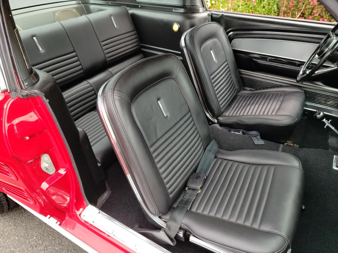 FORD MUSTANG FASTBACK 390 S code, boite manuelle