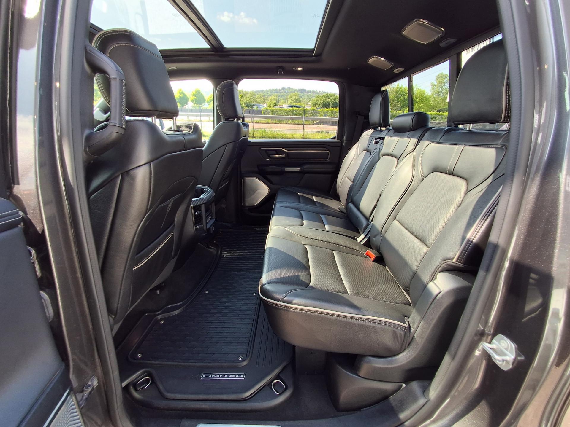 DODGE RAM 1500 CREW LIMITED