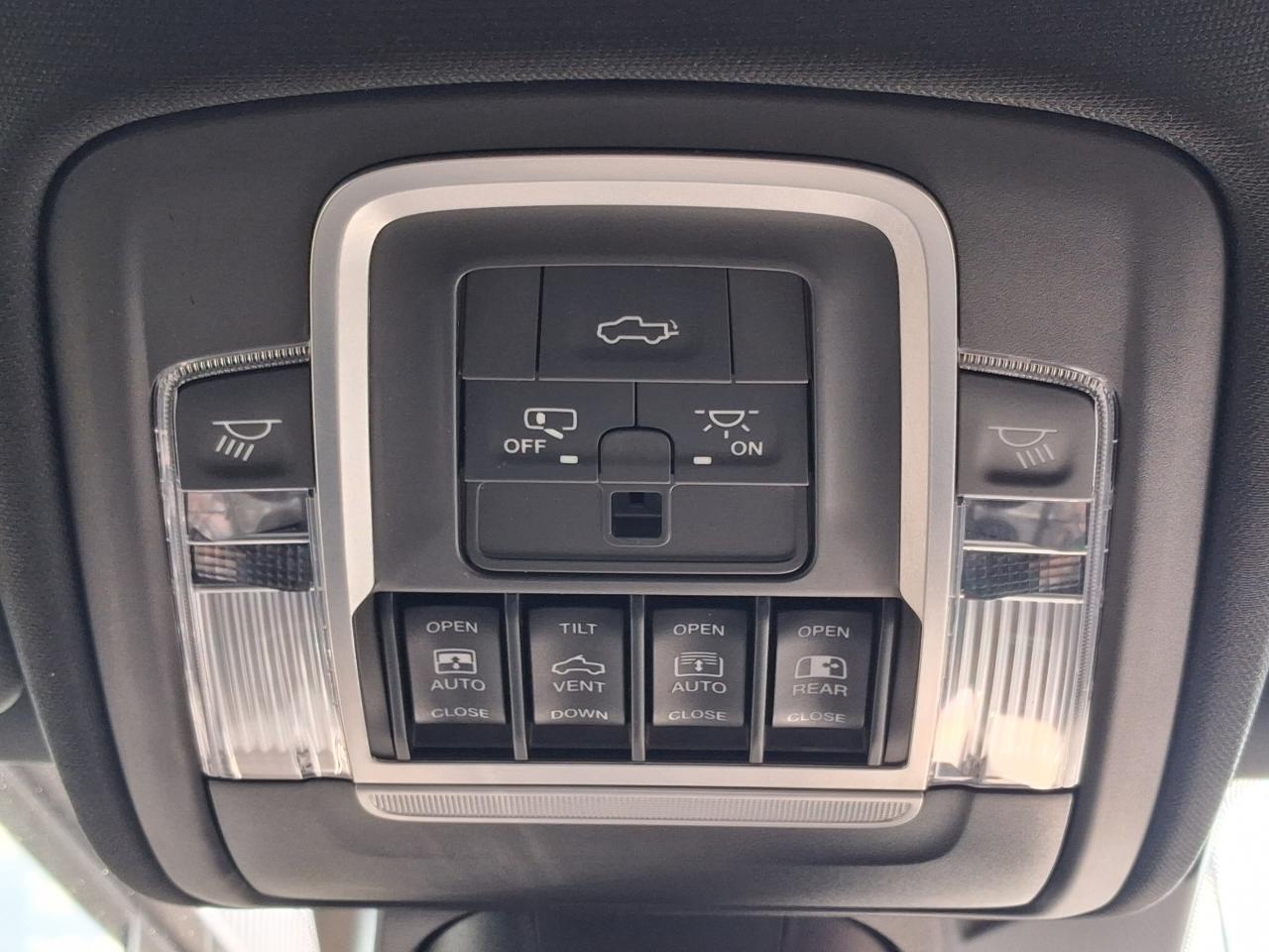 DODGE RAM 1500 CREW LIMITED