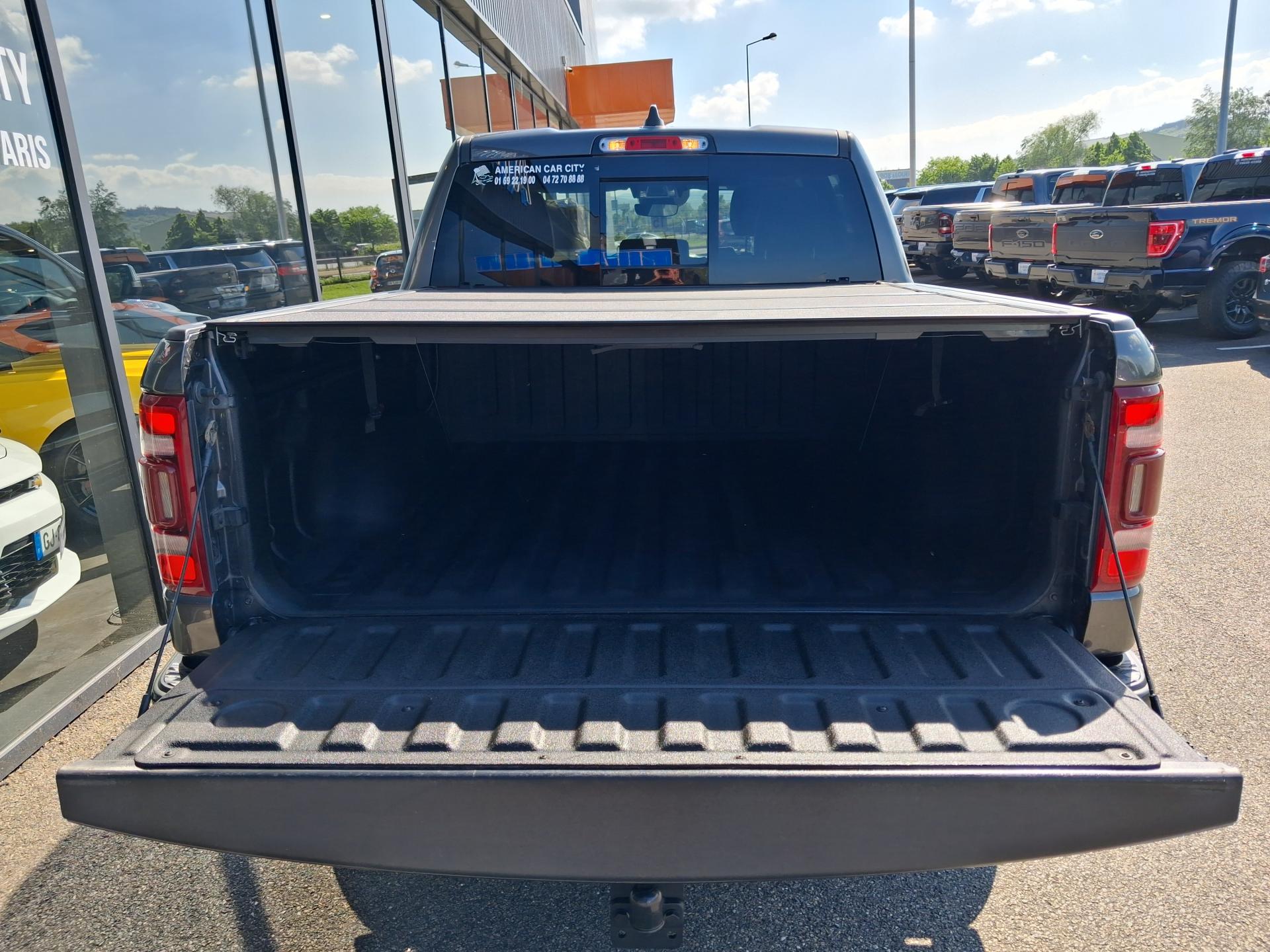 DODGE RAM 1500 CREW LIMITED