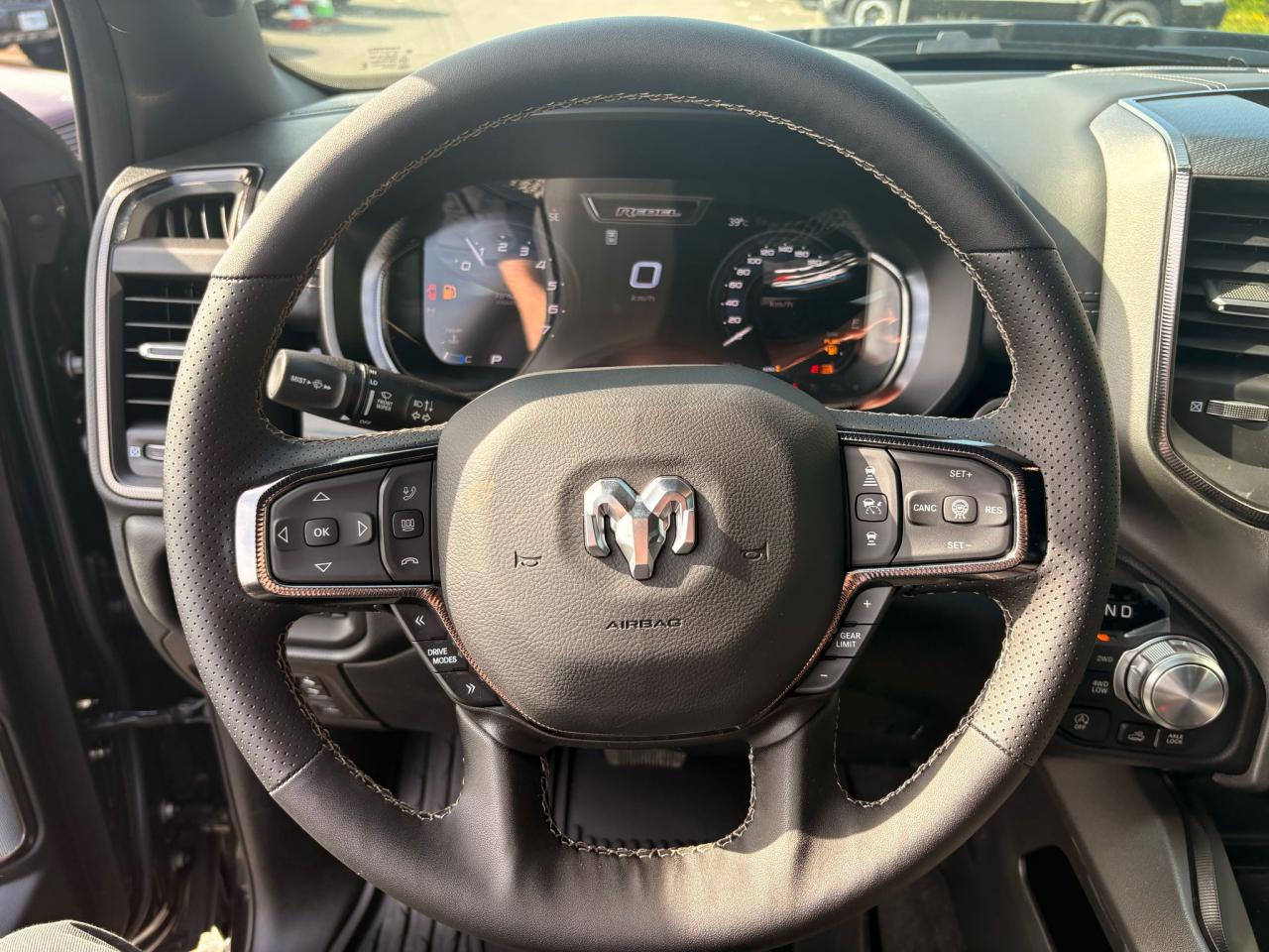 DODGE RAM 1500 CREW CAB REBEL AIR HAYON MULTI 2025