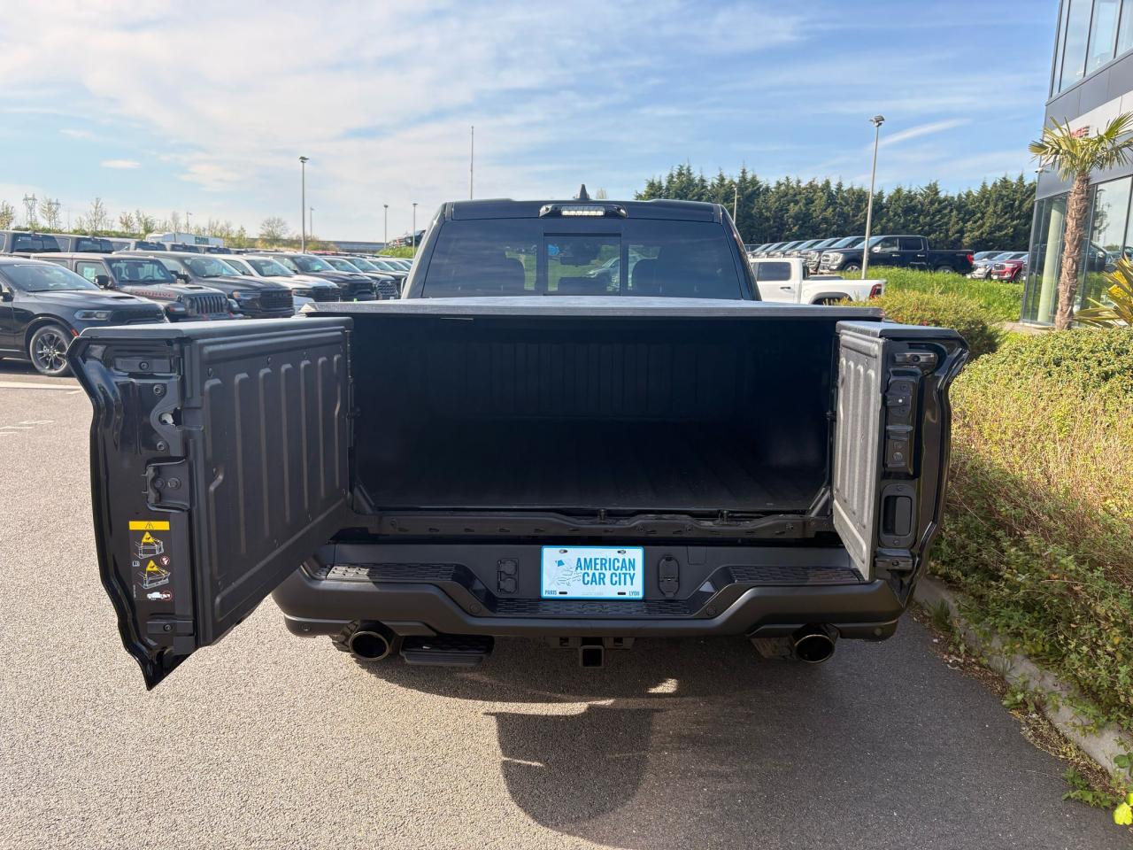 DODGE RAM 1500 CREW CAB REBEL AIR HAYON MULTI 2025