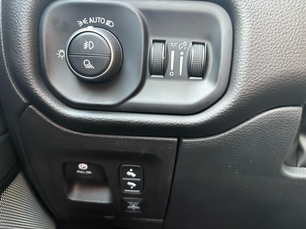 DODGE RAM 1500 CREW CAB REBEL AIR HAYON MULTI 2025