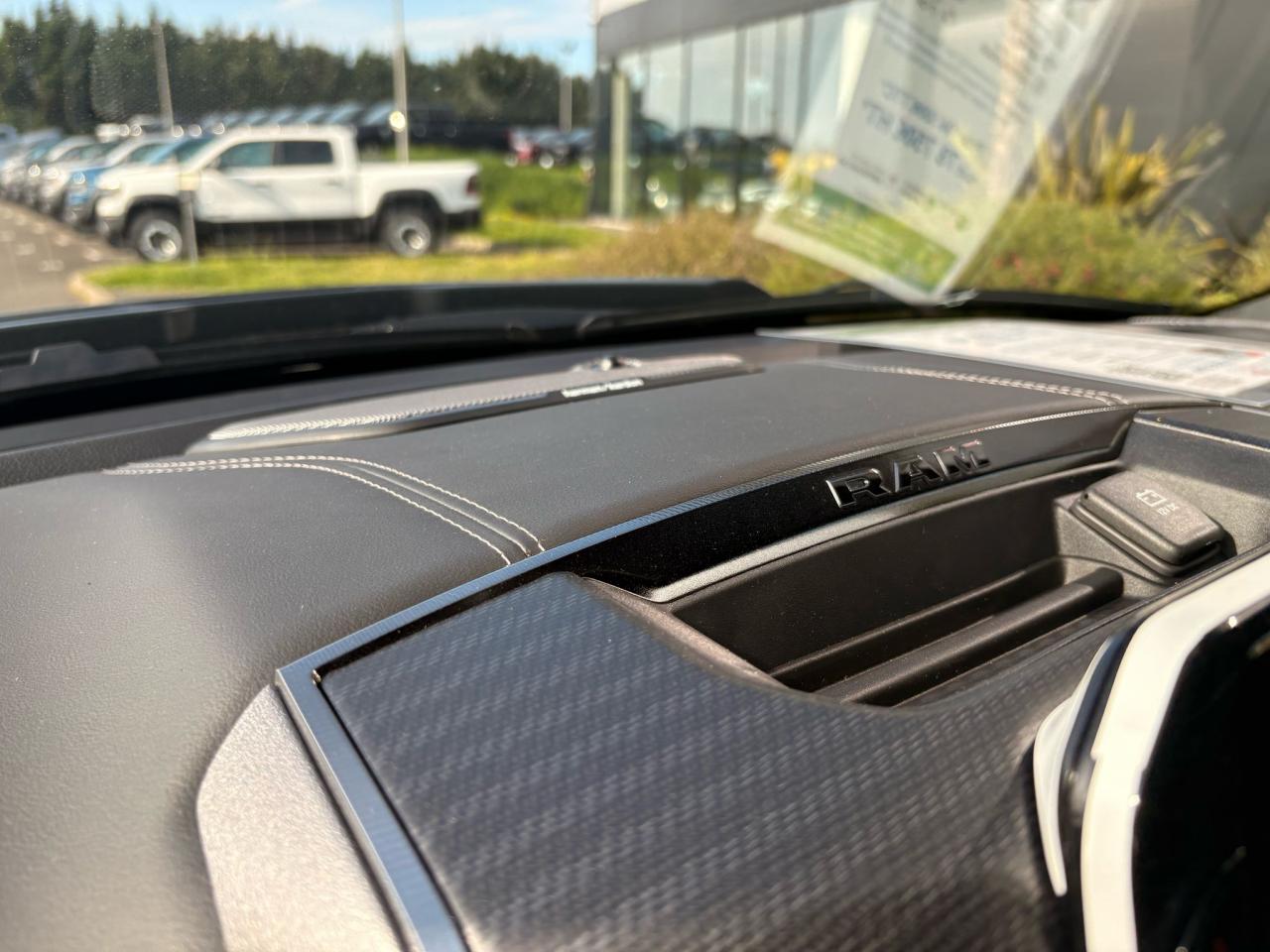 DODGE RAM 1500 CREW CAB REBEL AIR HAYON MULTI 2025