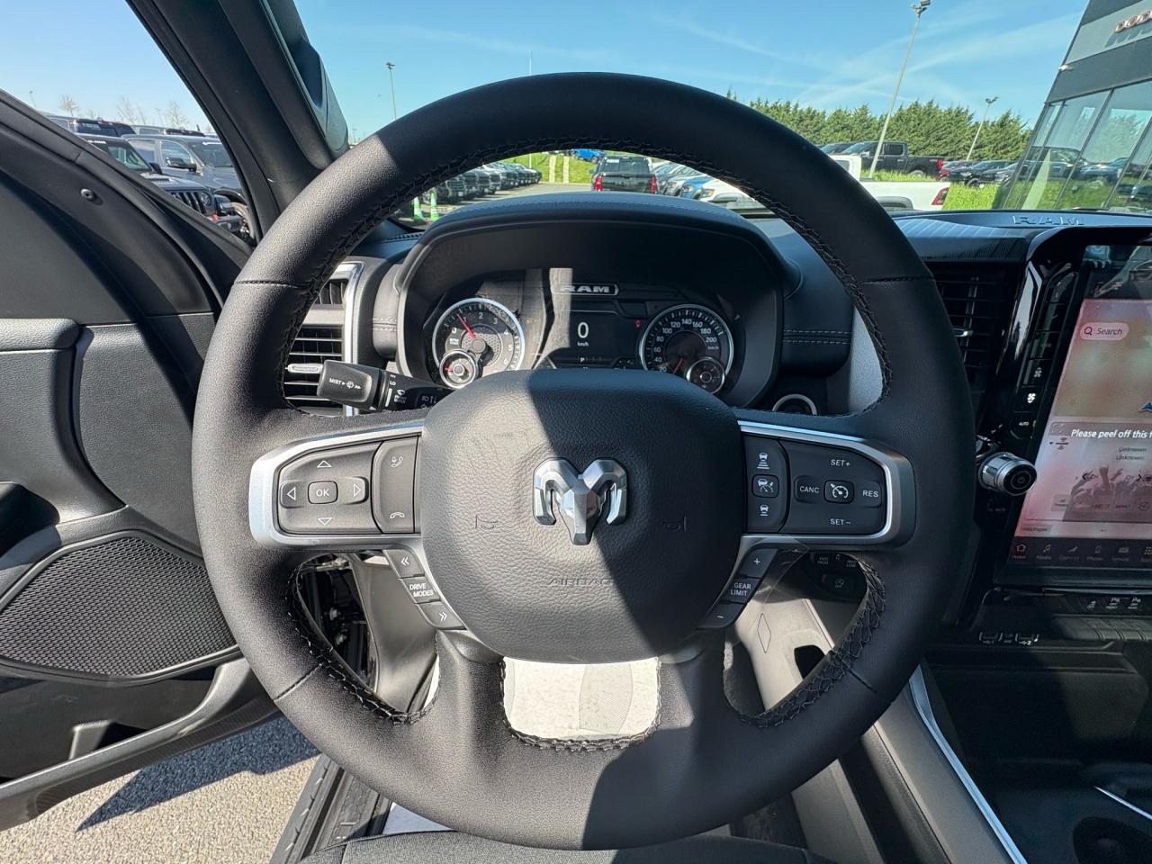 DODGE RAM 1500 CREW CAB BIGHORN NIGHT EDITION HAYON MULTI