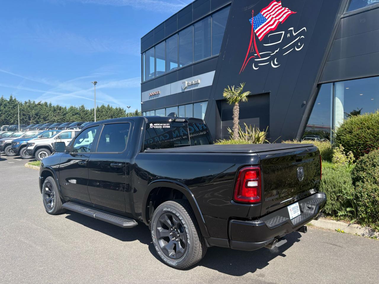 DODGE RAM 1500 CREW CAB BIGHORN NIGHT EDITION HAYON MULTI