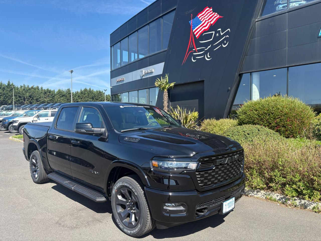 DODGE RAM 1500 CREW CAB BIGHORN NIGHT EDITION HAYON MULTI