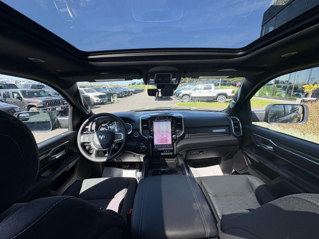 DODGE RAM 1500 CREW CAB BIGHORN NIGHT EDITION HAYON MULTI