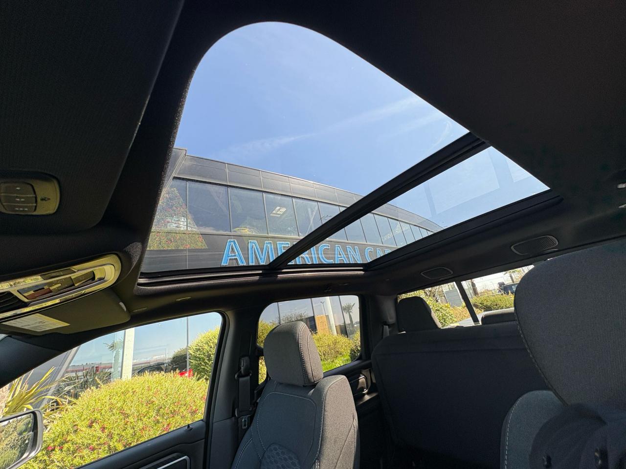 DODGE RAM 1500 CREW CAB BIGHORN NIGHT EDITION HAYON MULTI