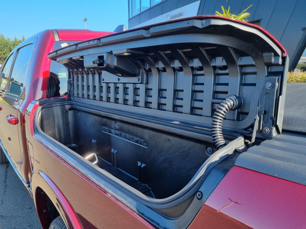 DODGE RAM 1500 CREW TUNGSTEN AIR RAMBOX HAYON MULTI