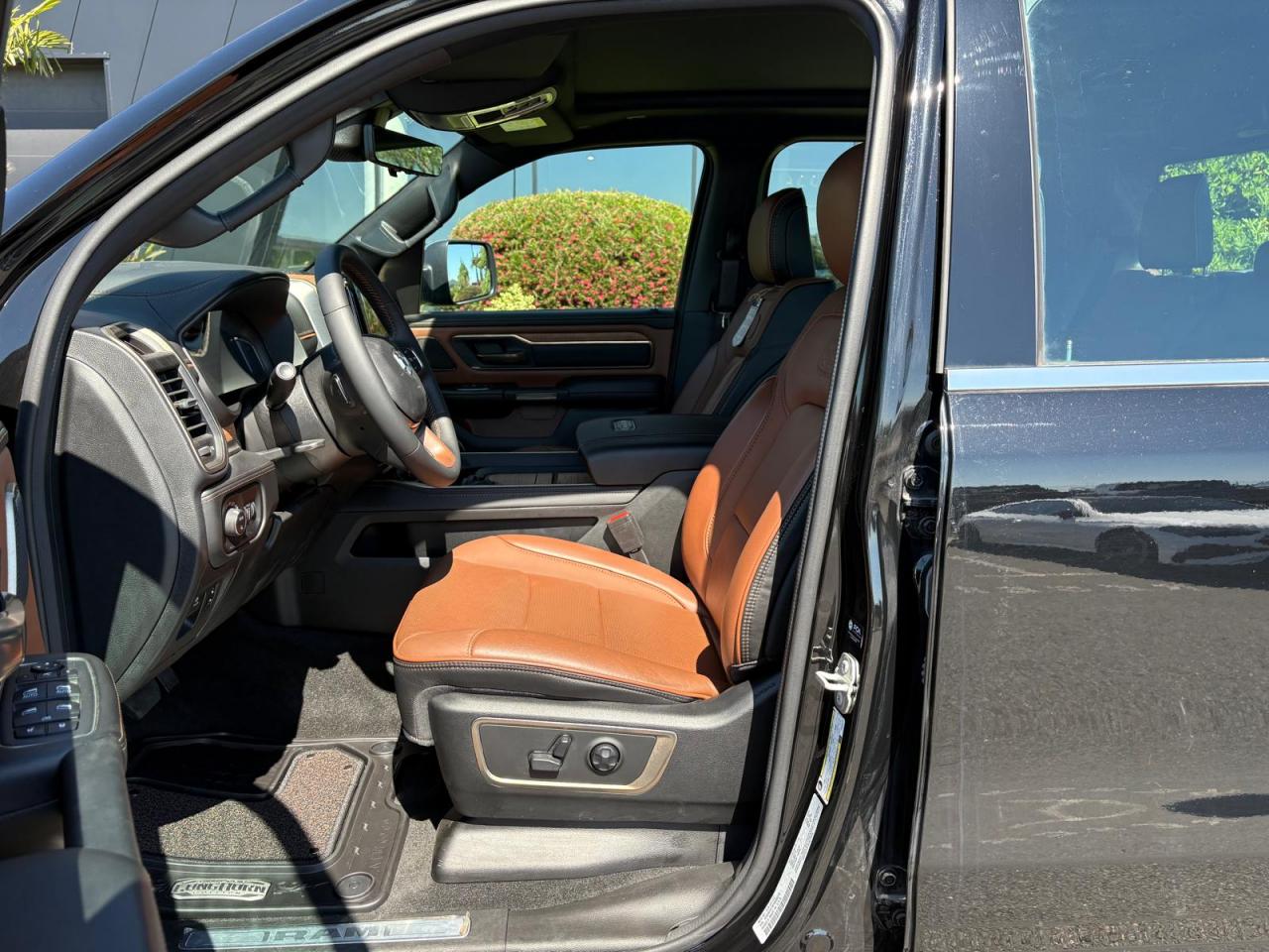 DODGE RAM 1500 CREW LONGHORN AIR