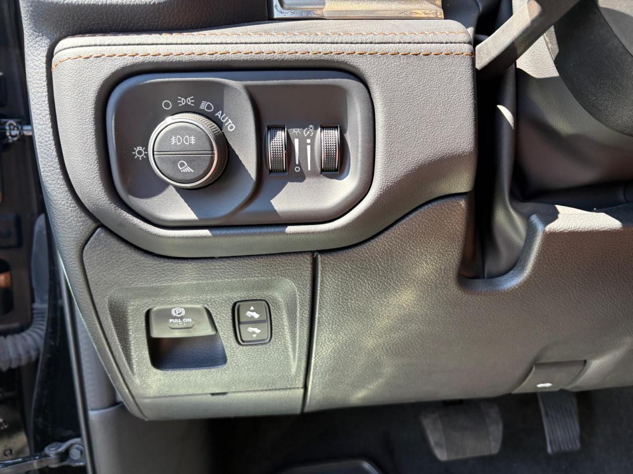 DODGE RAM 1500 CREW LONGHORN AIR