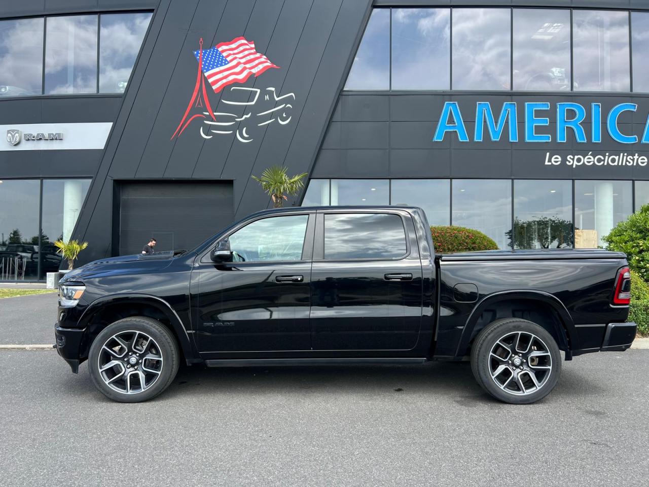 DODGE RAM 1500 CREW LARAMIE SPORT BLACK PACKAGE AIR