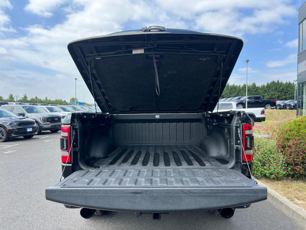 DODGE RAM 1500 CREW LARAMIE SPORT BLACK PACKAGE AIR