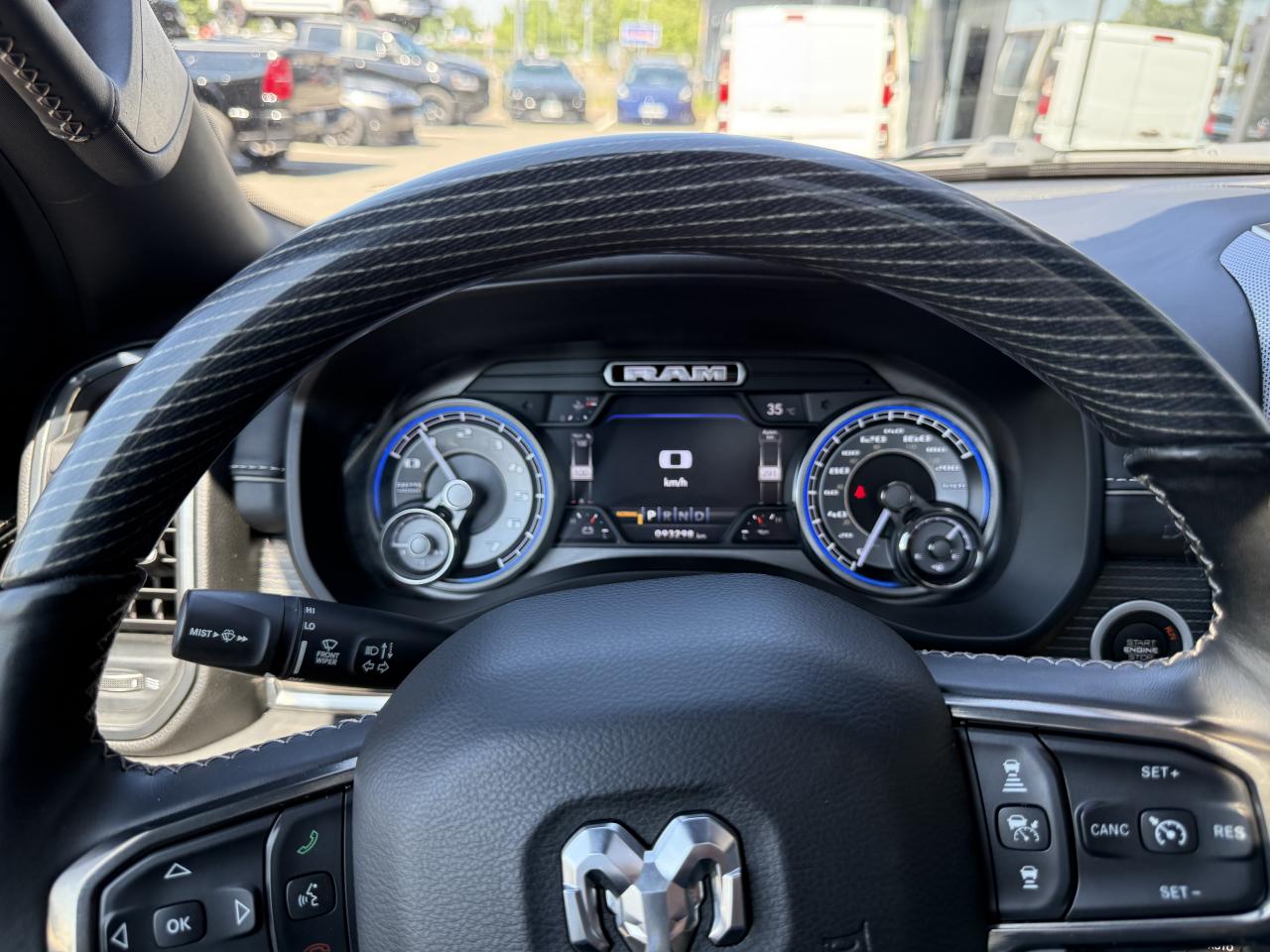 DODGE RAM 1500 CREW LIMITED