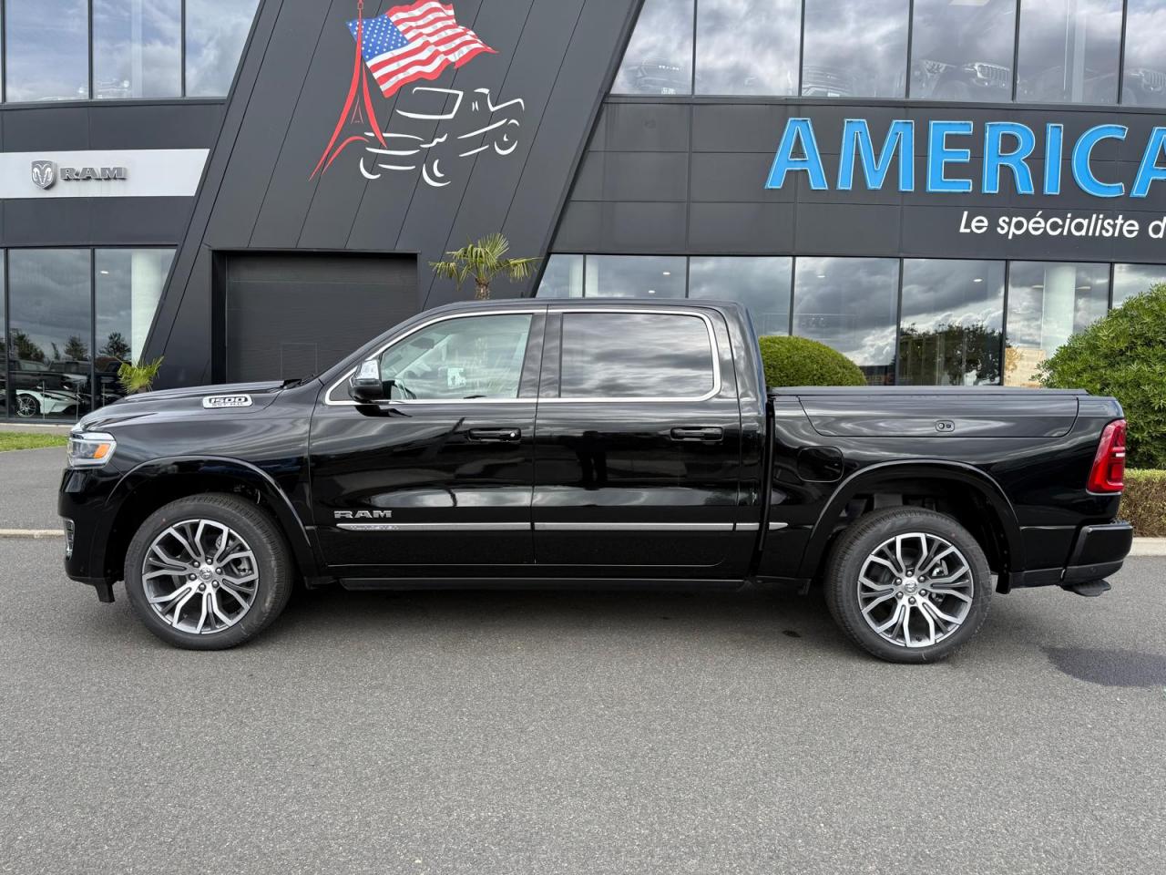 DODGE RAM 1500 CREW TUNGSTEN AIR RAMBOX