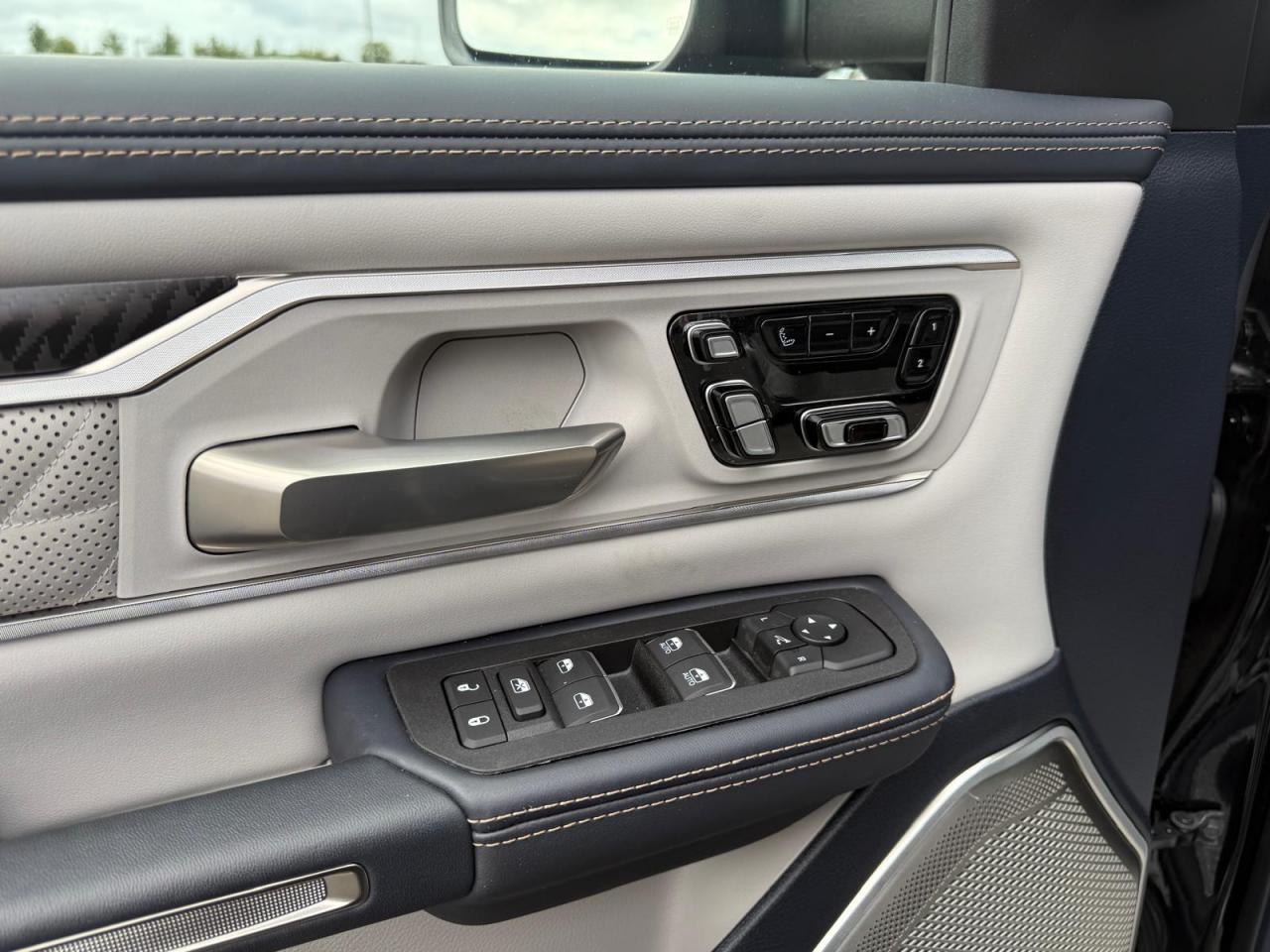 DODGE RAM 1500 CREW TUNGSTEN AIR RAMBOX