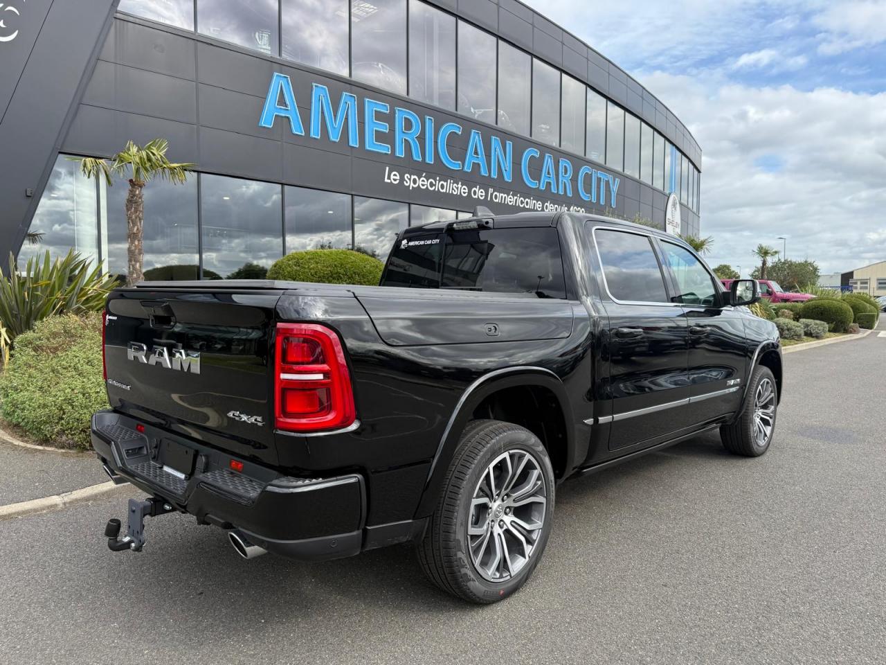 DODGE RAM 1500 CREW TUNGSTEN AIR RAMBOX