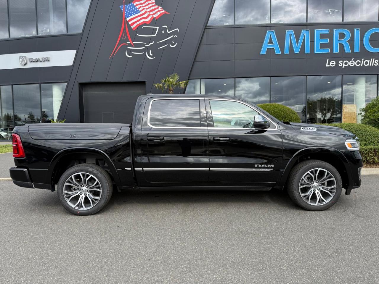 DODGE RAM 1500 CREW TUNGSTEN AIR RAMBOX