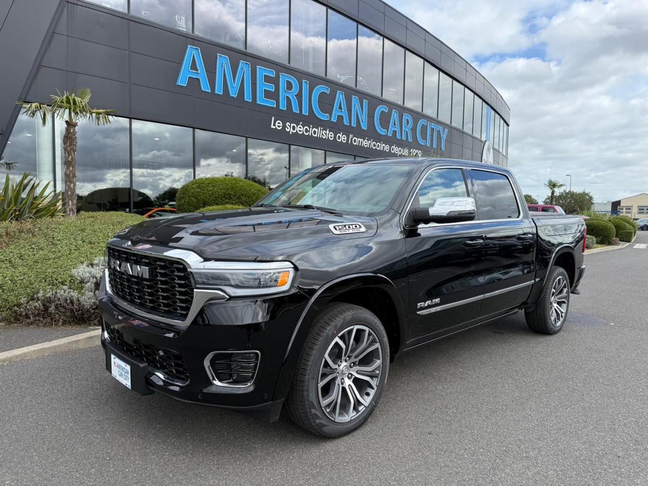 DODGE RAM 1500 CREW TUNGSTEN AIR RAMBOX