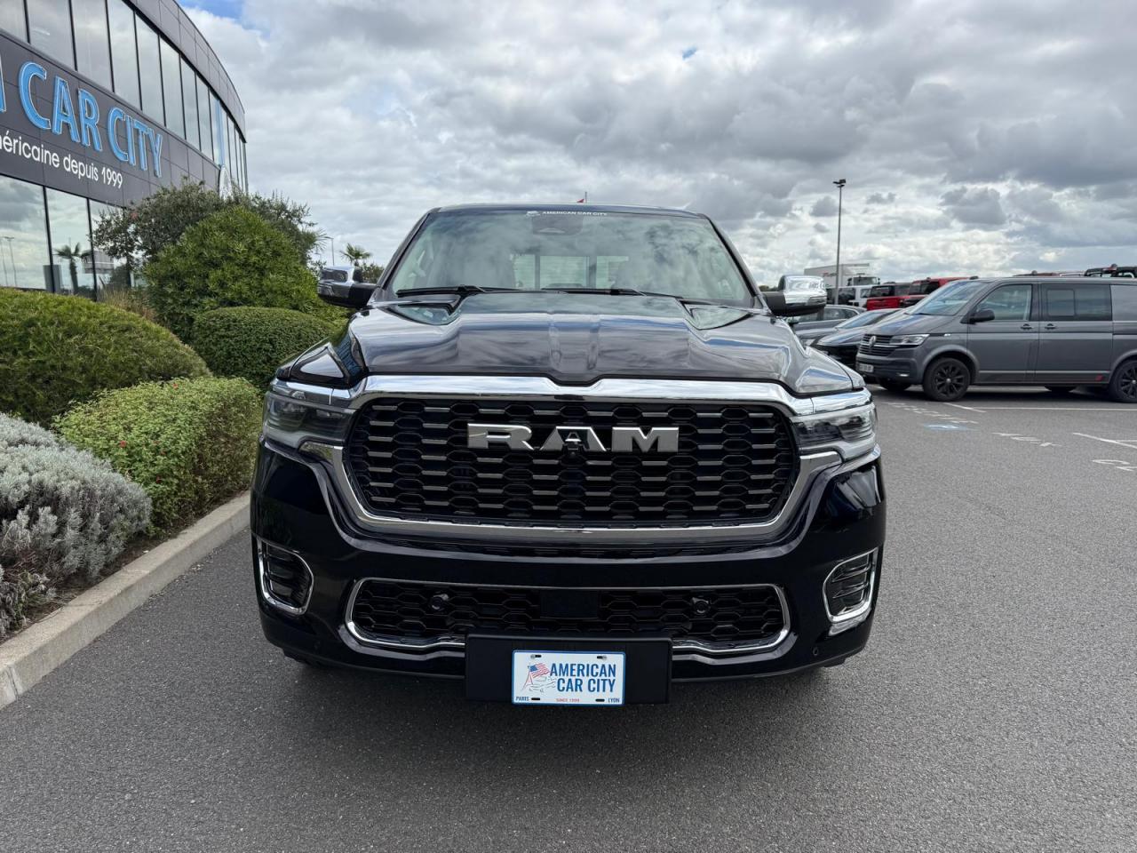 DODGE RAM 1500 CREW TUNGSTEN AIR RAMBOX