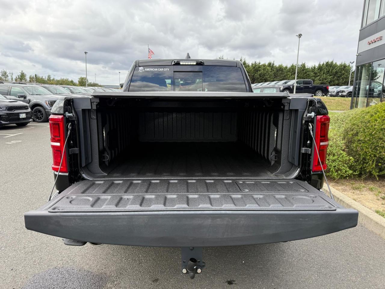 DODGE RAM 1500 CREW TUNGSTEN AIR RAMBOX