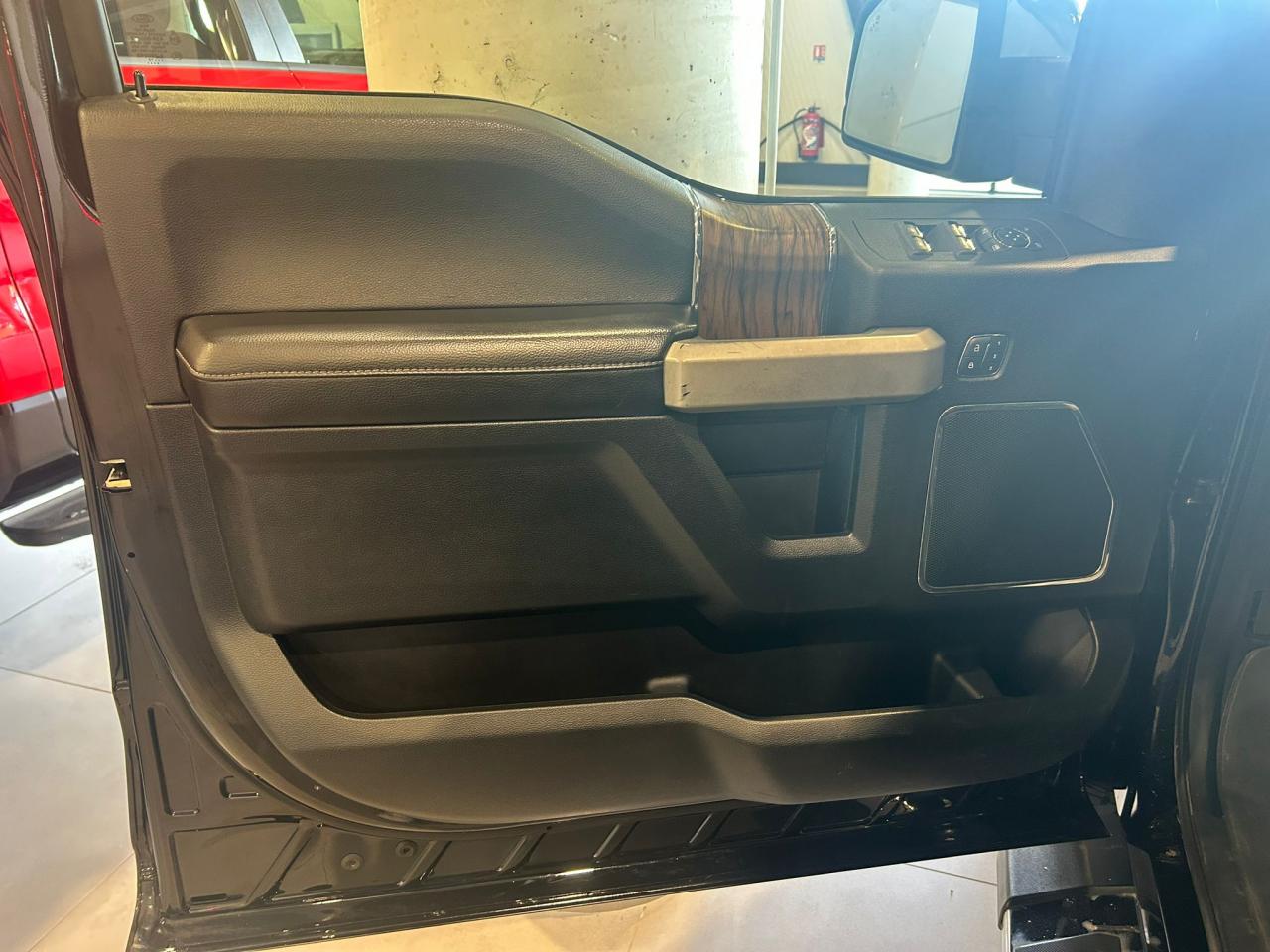 FORD F150 SUPERCREW LARIAT V8 5.0L FLEXFUEL