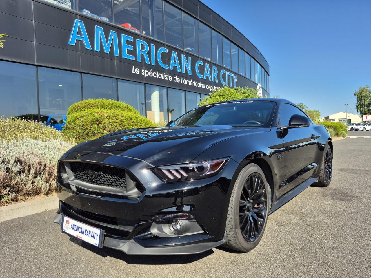 FORD MUSTANG GT FASTBACK V8 5.0L