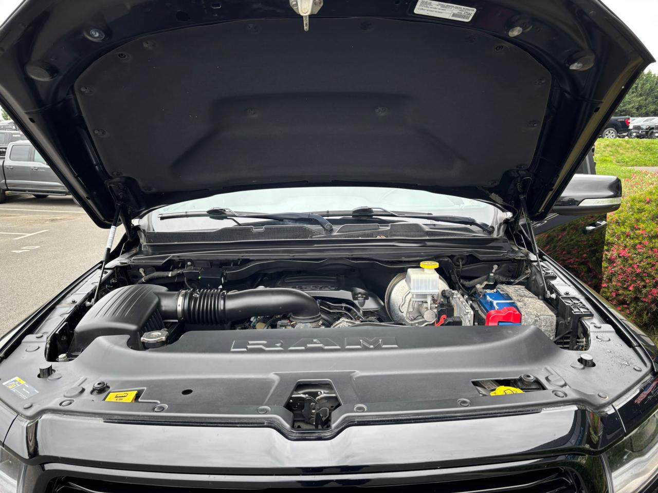 DODGE RAM 1500 CREW LARAMIE SPORT black package AIR