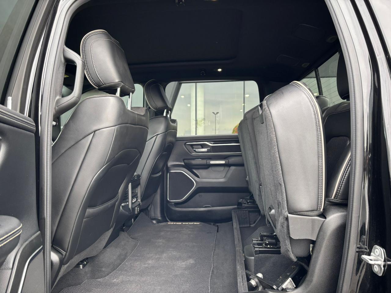 DODGE RAM 1500 CREW LARAMIE SPORT black package AIR